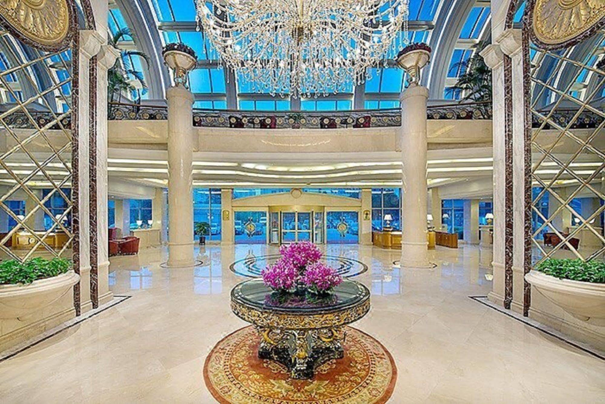 Celebrity International Grand Hotel Pechino Esterno foto