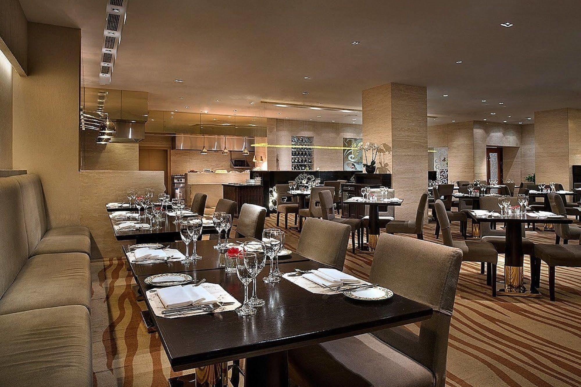Celebrity International Grand Hotel Pechino Esterno foto