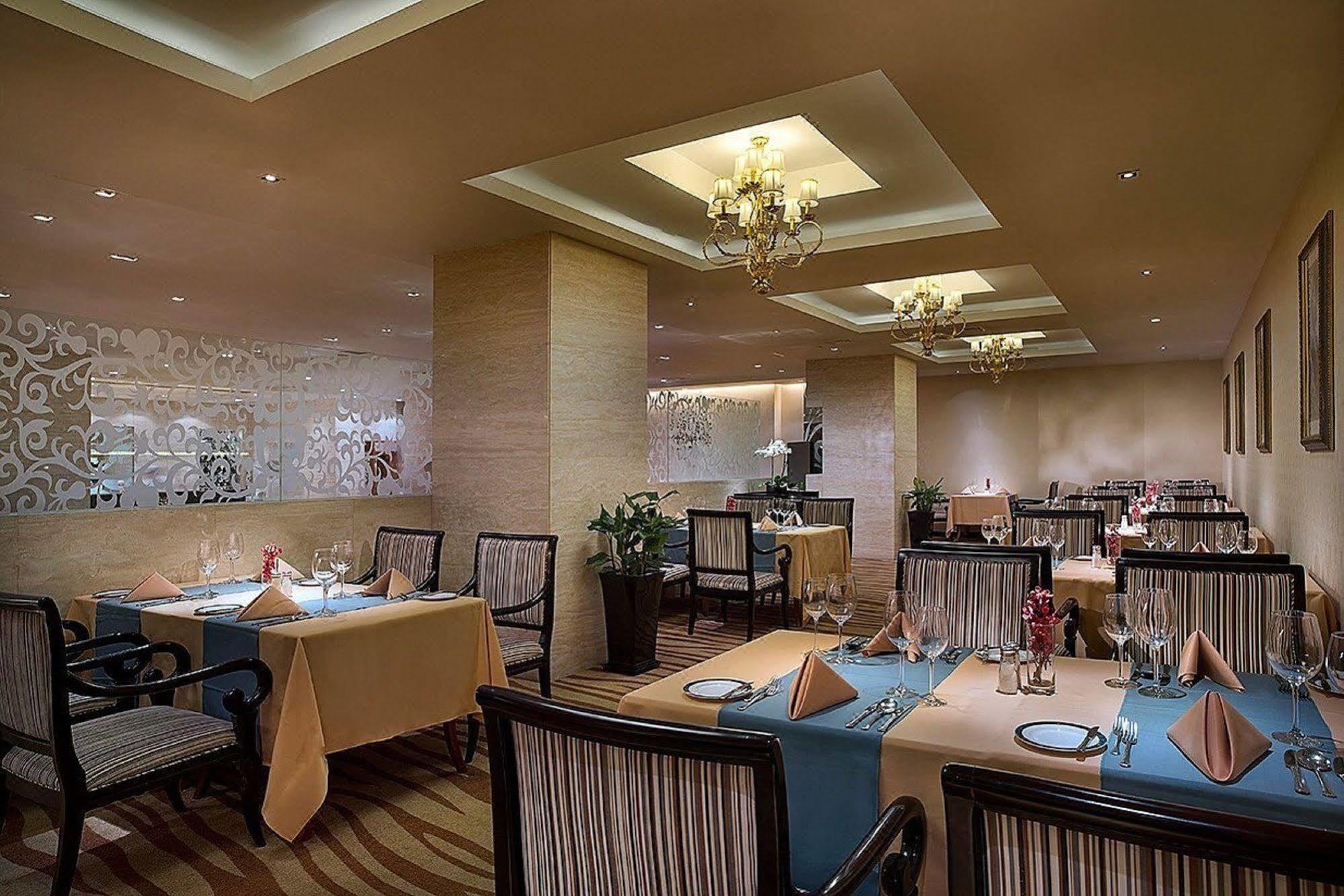 Celebrity International Grand Hotel Pechino Esterno foto